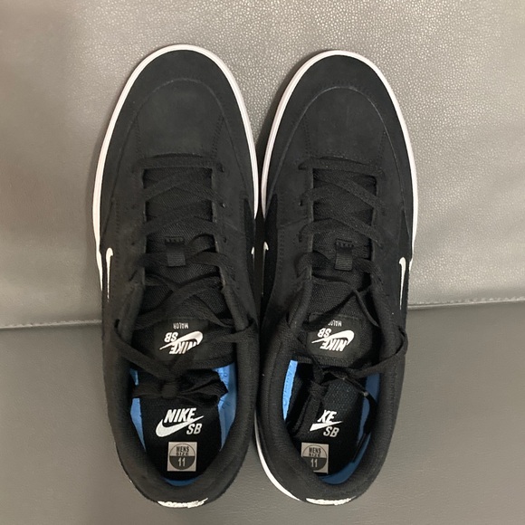 Nike SB Malor Black and White Sneakers - Picture 5 of 7